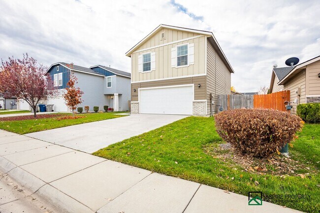 Building Photo - 3 Bed 2.5 Bath Home