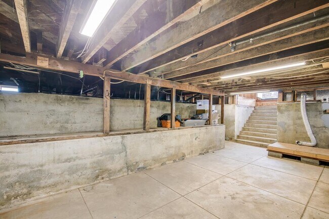 Building Photo - 2015 Trumar Ln