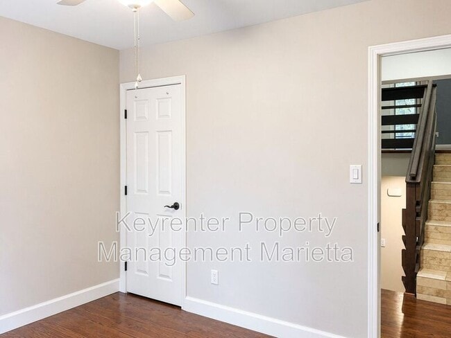 Building Photo - 510 E Ponce de Leon Ave