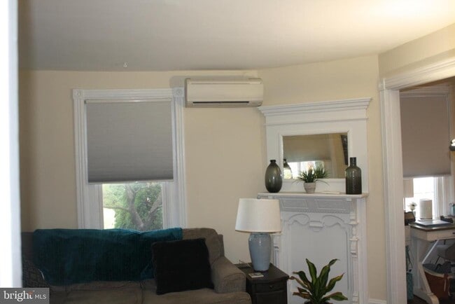 Building Photo - 820 W Bridge St