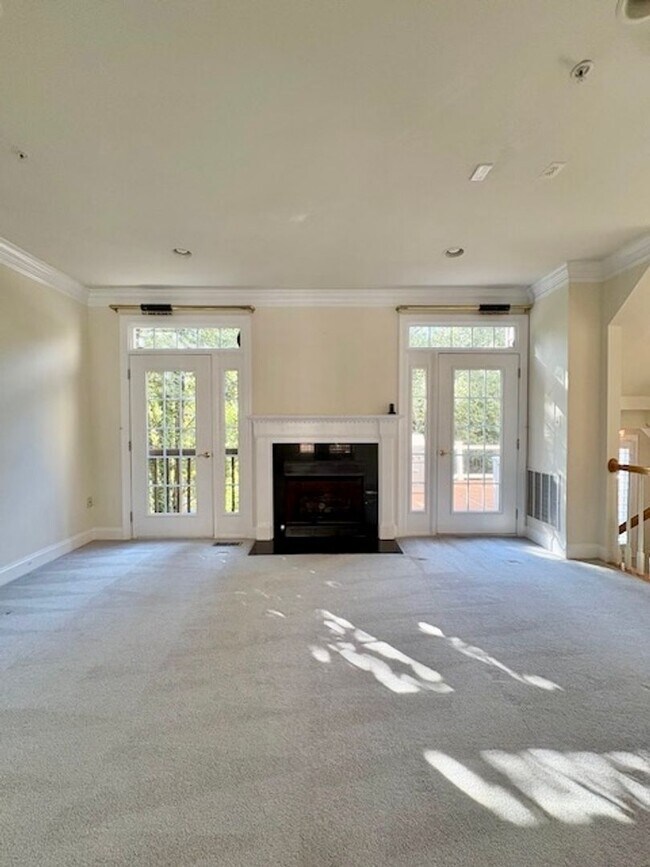 Building Photo - 12014 Montrose Park Pl