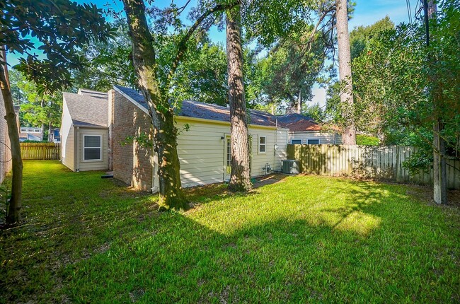 Building Photo - 13214 Ravensway Dr