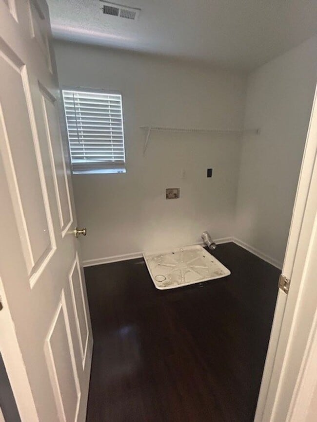 Building Photo - 4293 Kelso Dr