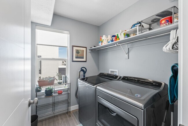 Building Photo - 6682 Serviceberry Dr
