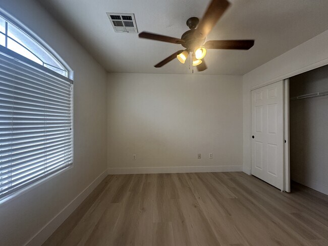 Building Photo - 7288 Quarterhorse Ln
