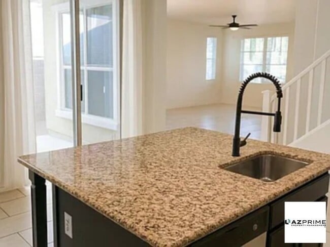 Building Photo - Single Family Residence