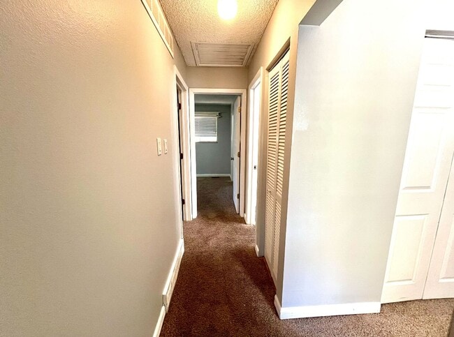 Building Photo - Spacious 5-Bedroom Home in Desirable Cente...