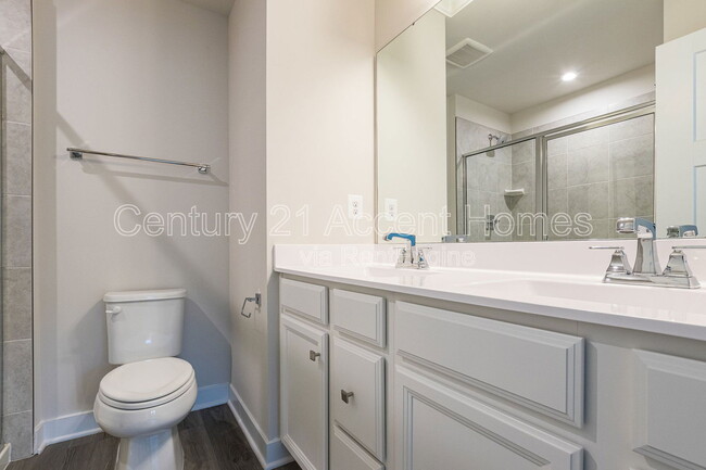 Building Photo - 14020 Sunrise Valley Dr