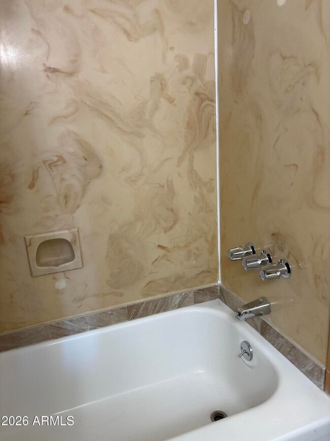 Building Photo - 5440 W Virginia Ave