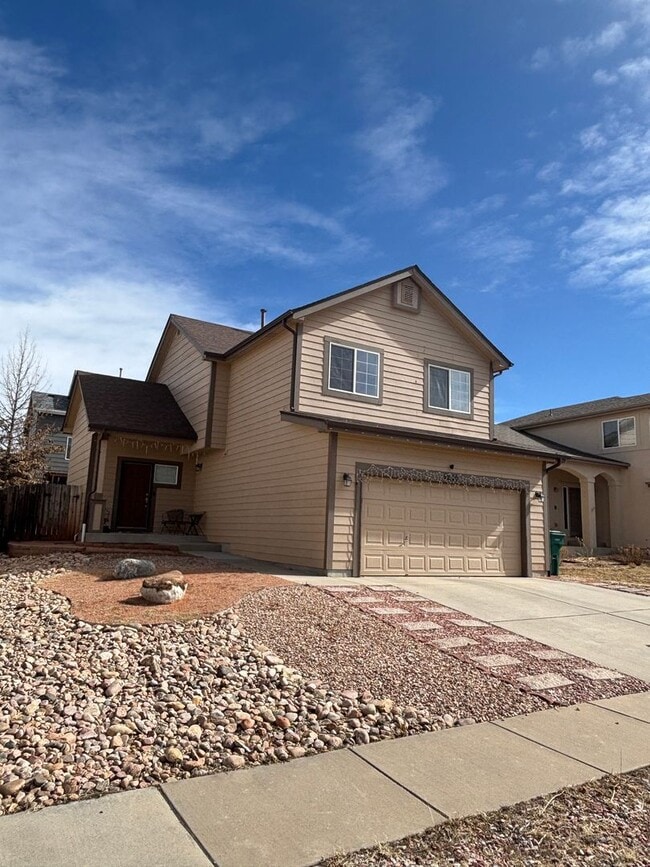 Building Photo - Cozy 3-bed, 2.5-bath home in desirable Stetson Ridge.