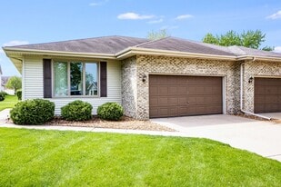 Building Photo - 22943 Bussey Dr