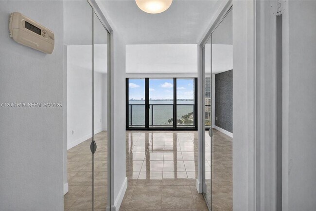 Building Photo - 600 NE 36th St