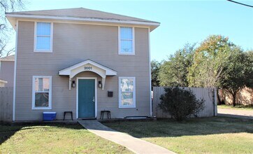 Building Photo - 5/3 House Near Baylor Campus!