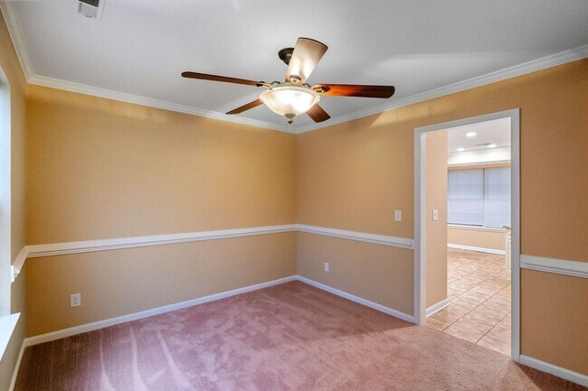 Building Photo - Charming 3BR House with Big bonus room ove...