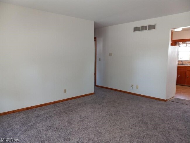 Building Photo - 567 Stetler Ave