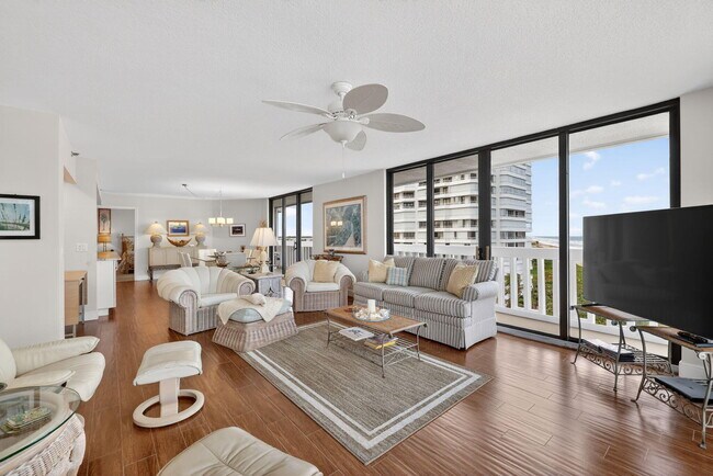 Building Photo - 9960 S Ocean Dr