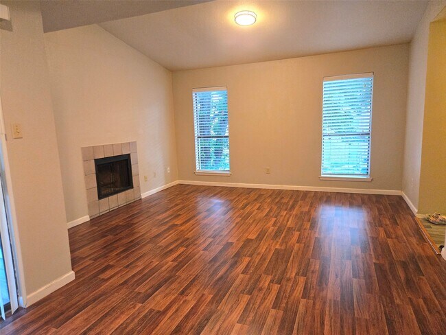 Building Photo - 6602 Harbor Town Dr
