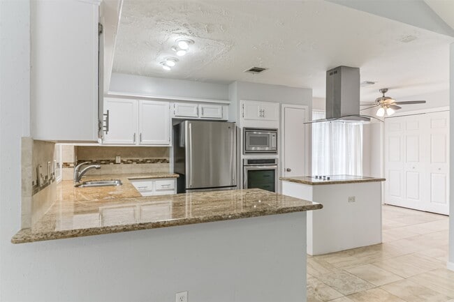 Building Photo - 21335 Park Mt Dr