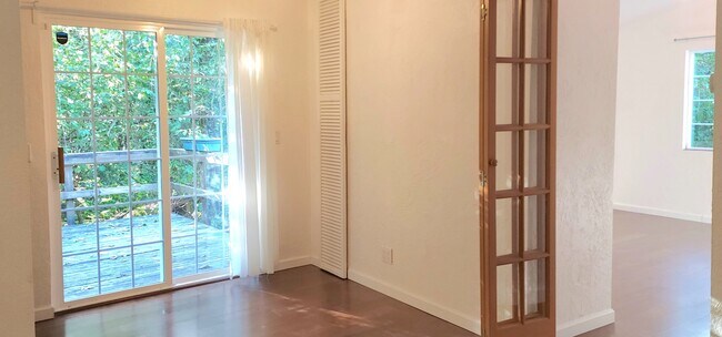 Building Photo - 42-KE642 N Bass Ct