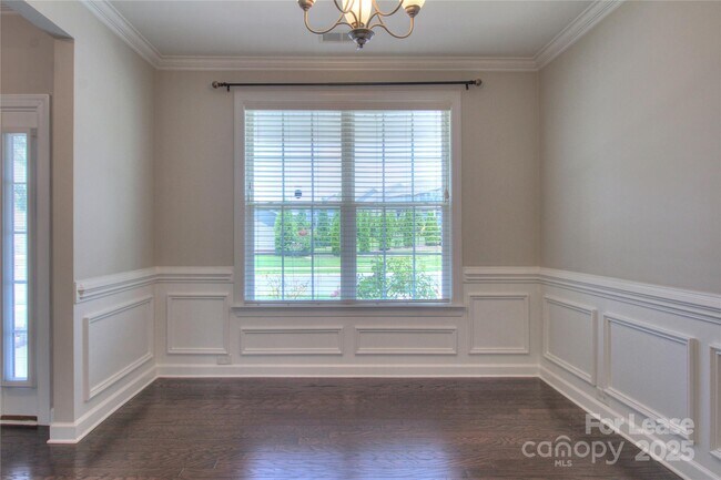 Building Photo - 3013 Hamilton Mill Dr