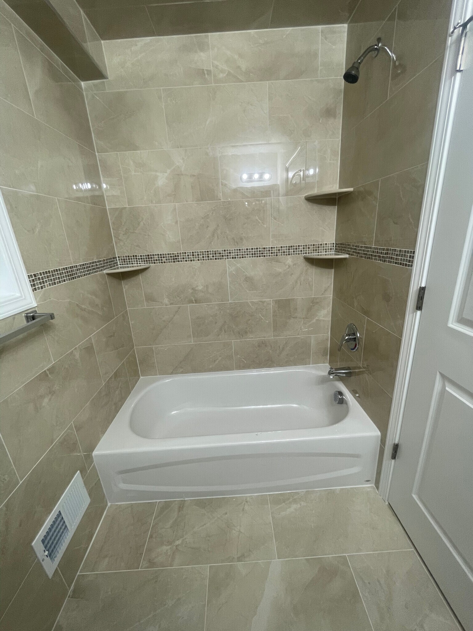 Building Photo - 26 Stuyvesant Ave