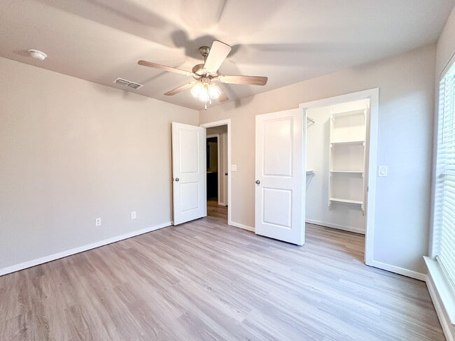 Building Photo - 13803 Quanah Ave