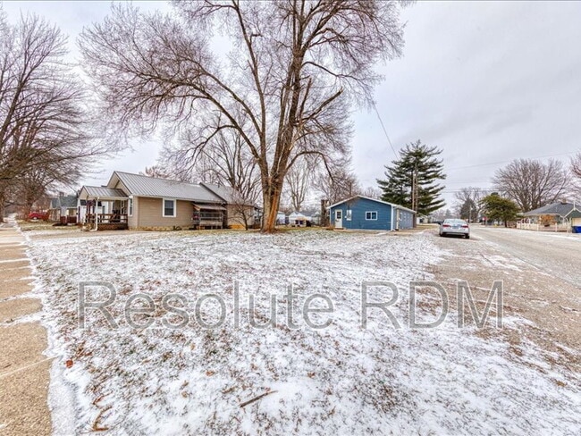 Building Photo - 1252 S Waugh St