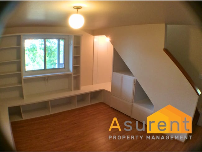Building Photo - 3-Bedroom/2-Bathroom Home with Amazing Vie...