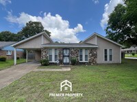 Building Photo - Charming 3BR/1.5BA in 38118 | Cozy Rustic Fireplace & Massive Fenced Backyard