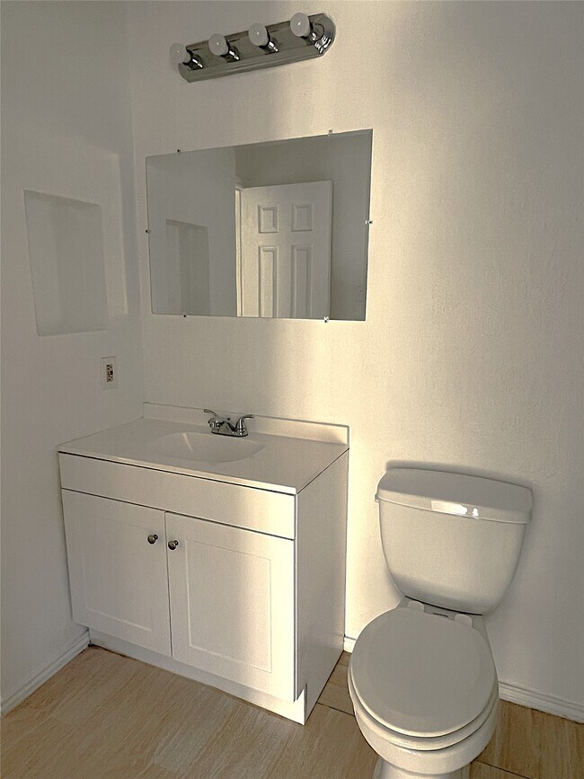 Building Photo - 19906 Rising Star Dr