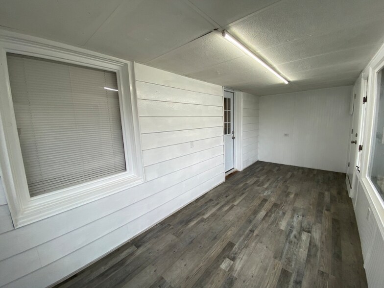 Building Photo - 3325 Brown St