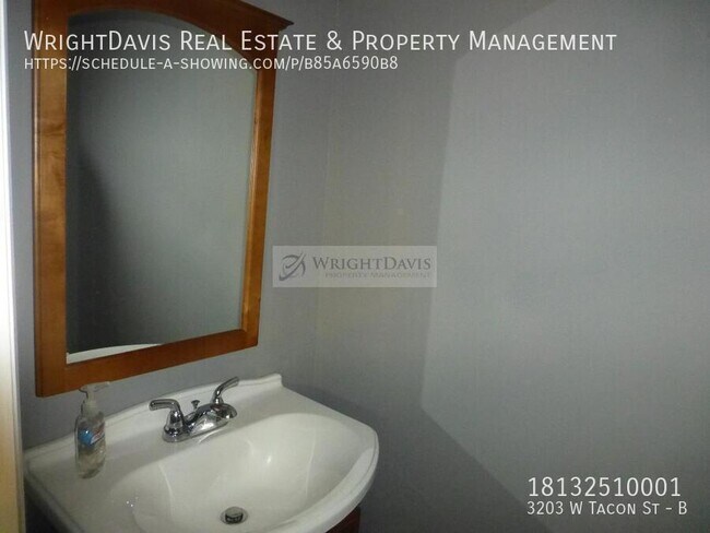 Building Photo - 3203 W Tacon St