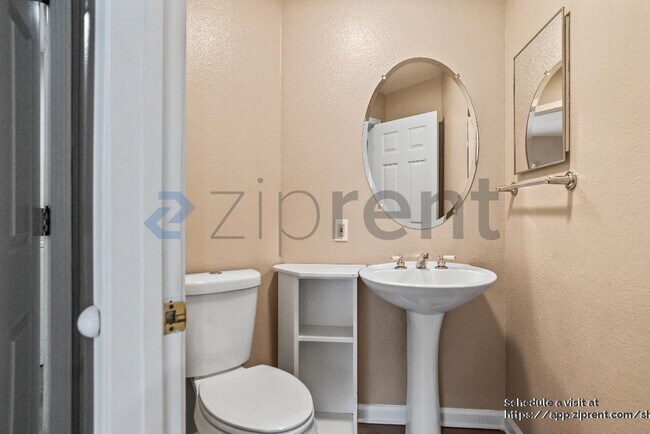 Building Photo - 3082 Rodeo Ln