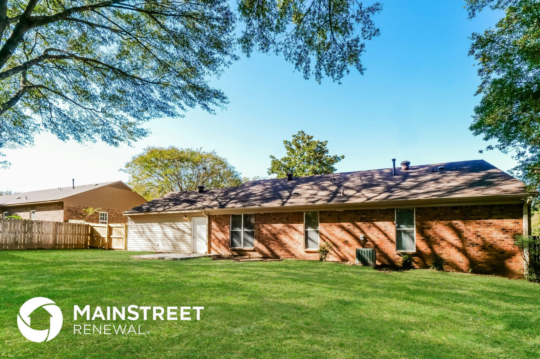 Building Photo - 3505 Dorchester Dr