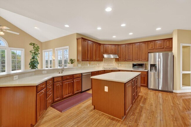 Building Photo - 401 Hilton Head Ct
