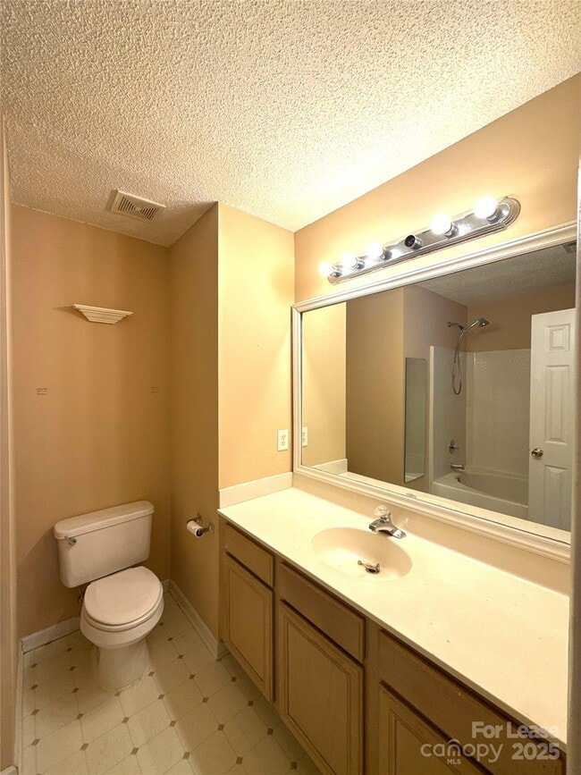 Building Photo - 1515 Sylvia Ct