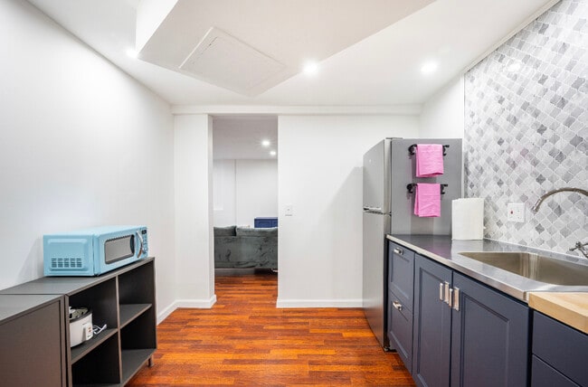 Kitchenette - 11 Oakview Ln