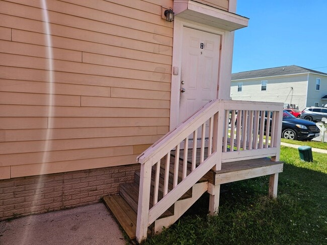 Building Photo - Gulfport 3 Bedroom