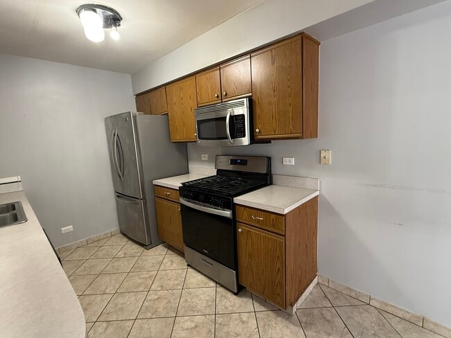 Building Photo - 210 Shadybrook Ln