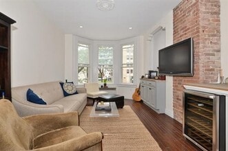 Building Photo - 215 Adams St