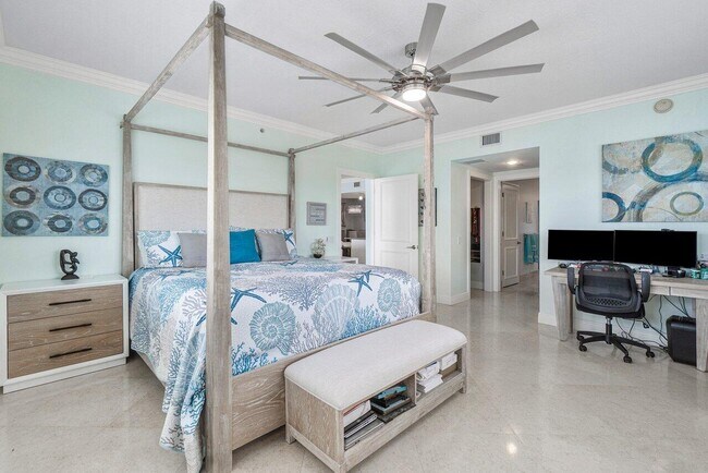 Building Photo - 2650 Lake Shore Dr