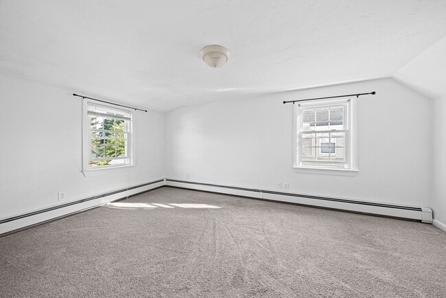 Building Photo - 8 Petrel Rd