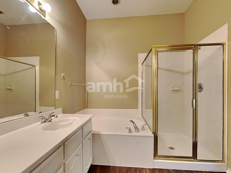Building Photo - 8820 Sunset Trace Dr