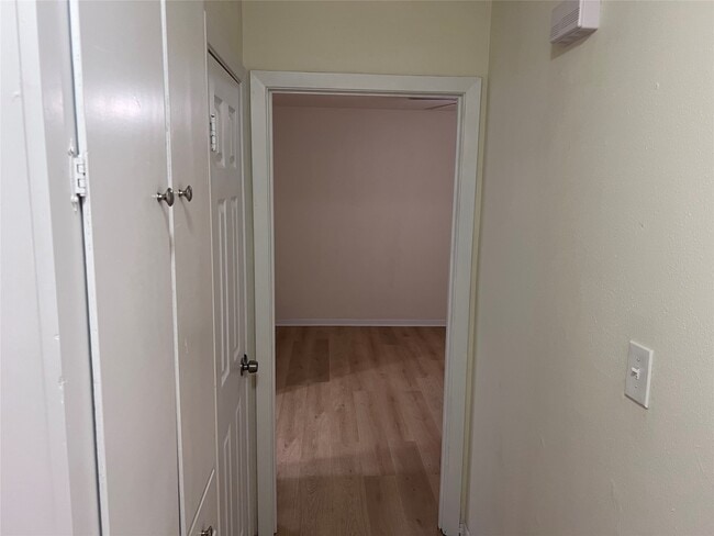 Building Photo - 4222 Botany Ln