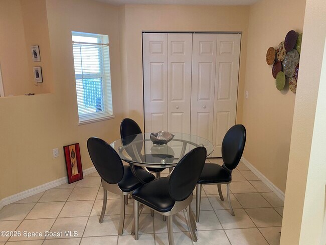 Building Photo - 8951 Lake Dr