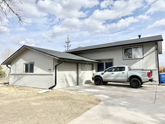 Building Photo - 1600 Banyan Dr