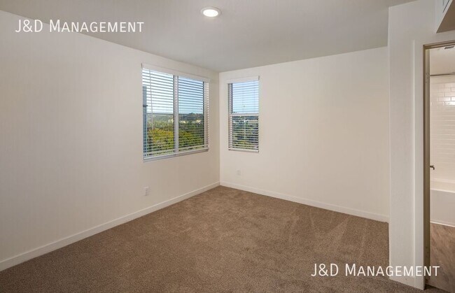 Building Photo - 5845-5855 RILEY STREET-5845