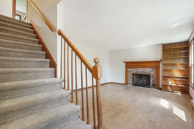 Building Photo - 26 Hunters Hill Cir