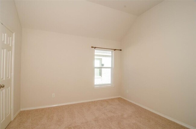 Building Photo - 30 Signal Hill Dr