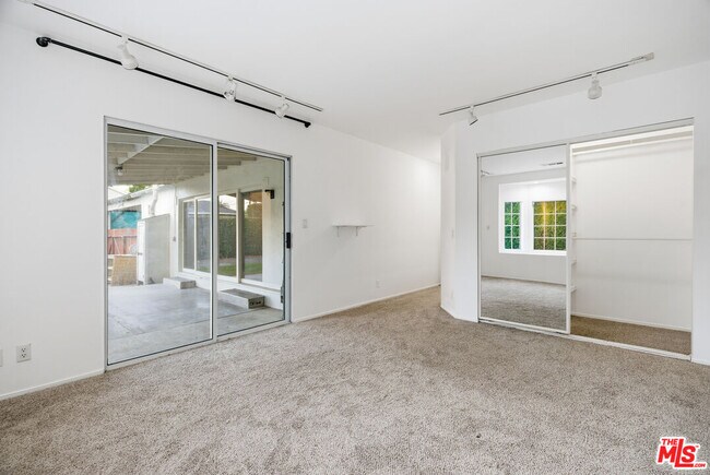 Building Photo - 12811 Cumpston St